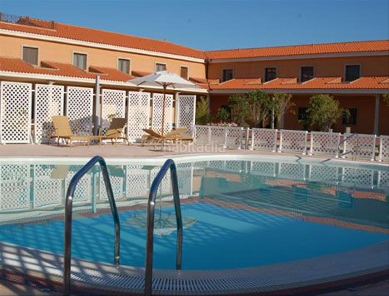 Foto c4ae3793-6fe7-4702-b49d-2adb9c8bccbe. Edifici a Serrejón