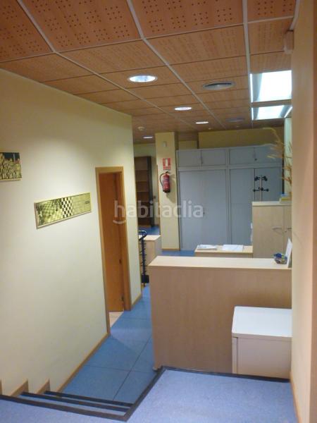 Foto d6419bdd-eb88-4604-a4ac-9fe79ab2f3cc. Oficina en calle virgen del sagrario 19 oficina en finca representativa en Madrid