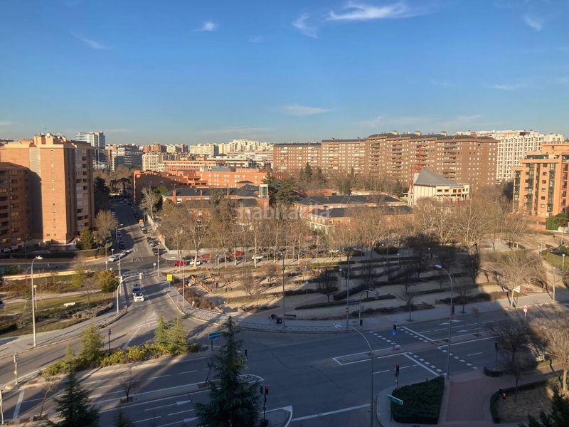 Foto 2d3b1a48-2cc9-451c-bc25-888ad76c7aa3. Lloguer pis amb calefacció aparcament piscina a Valdezarza Madrid