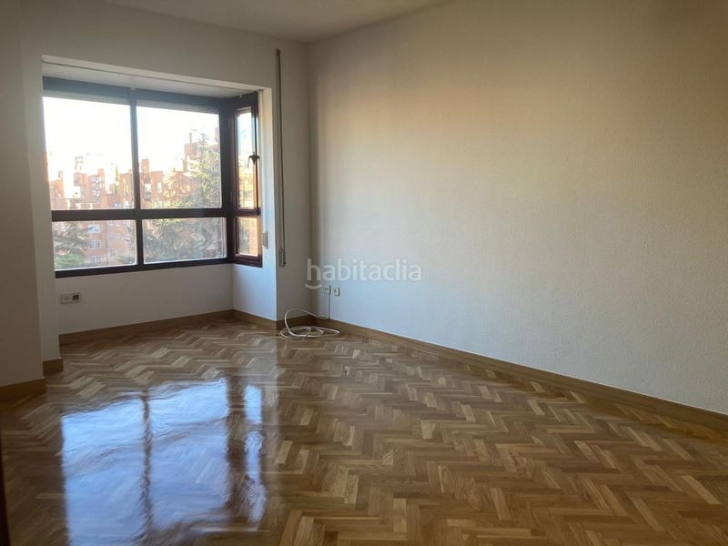 Foto 944255fb-df17-4a73-a088-b74885997301. Lloguer pis amb calefacció aparcament piscina a Valdezarza Madrid