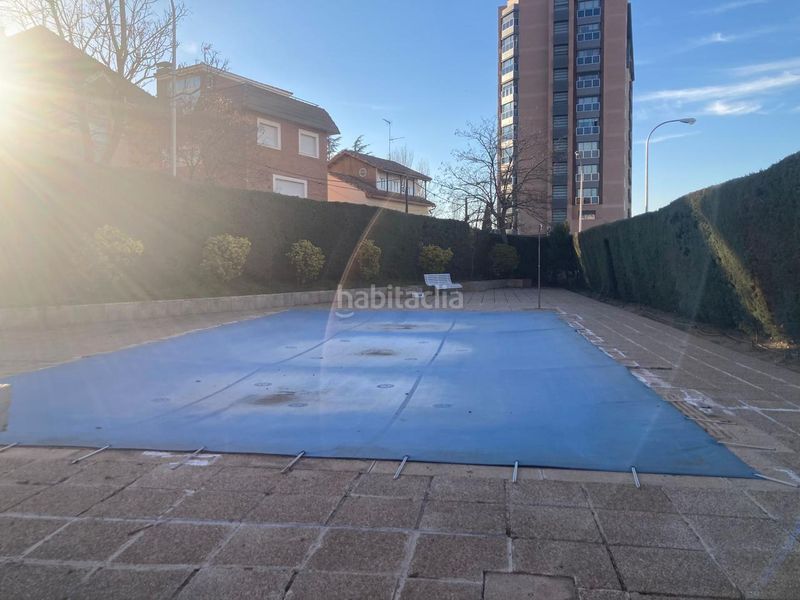 Foto e065e9d5-81f4-43fd-864a-9185d20e2ad1. Lloguer pis amb calefacció aparcament piscina a Valdezarza Madrid