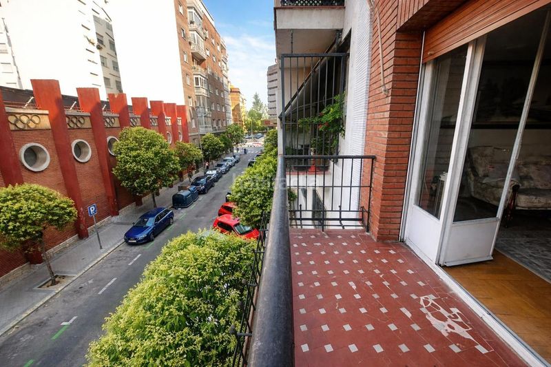 Foto 25de18fd-c2ec-4517-8daa-fcf37e17c1d1. Pis amb calefacció a Guindalera Madrid