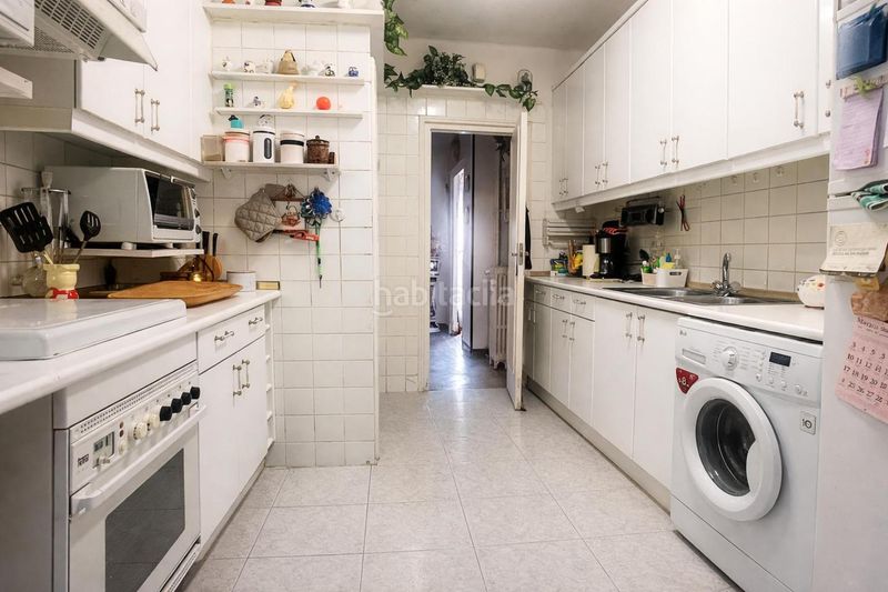 Foto b64ed4f7-ac11-4fa9-aa70-5a733b27cce0. Pis amb calefacció a Guindalera Madrid