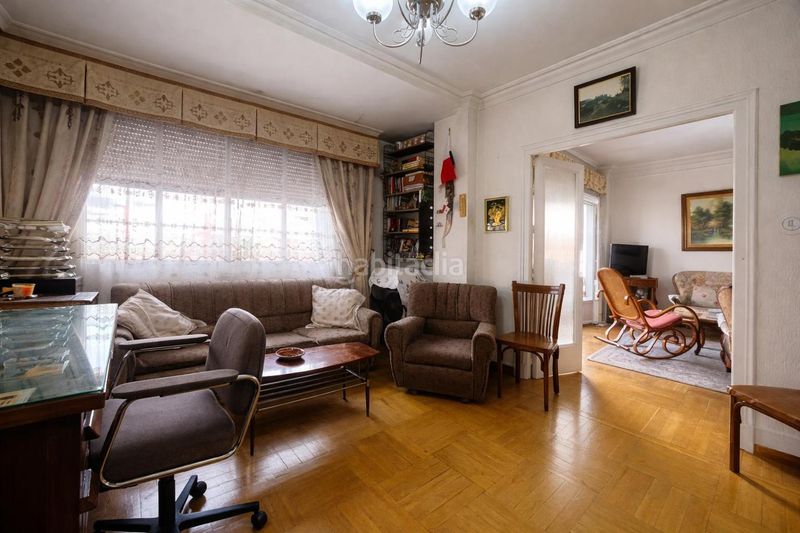 Foto c692e952-b2fd-4469-9b2a-73cc697e83c6. Pis amb calefacció a Guindalera Madrid