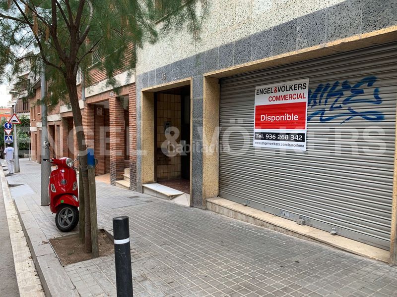 Foto 0159155d-61ad-4d9e-94cb-f15b63f87571. Local comercial a Putget - Farró Barcelona