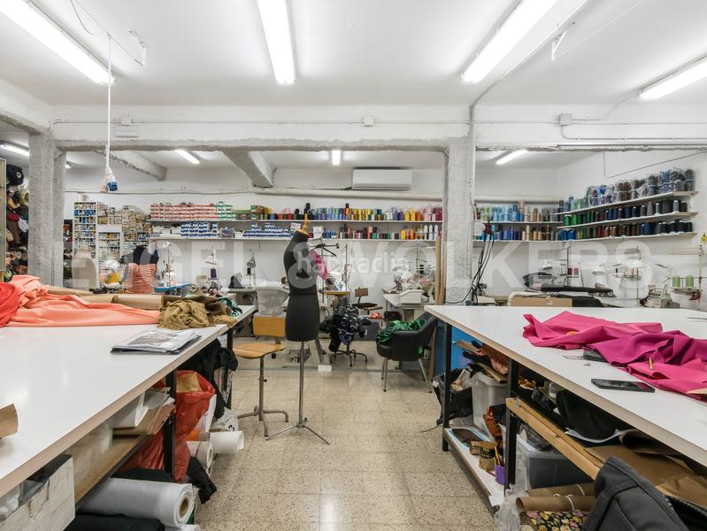 Foto 270075e8-1927-4acb-9401-db3ae320bb88. Local comercial a Fort Pienc Barcelona