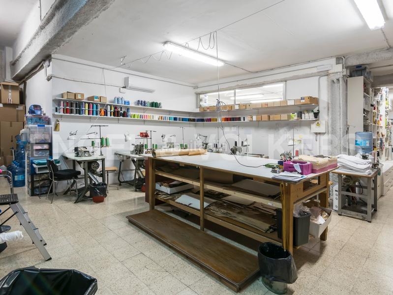 Foto b5a47e54-ed7b-4a81-ba5b-12aa34a3d324. Local comercial a Fort Pienc Barcelona