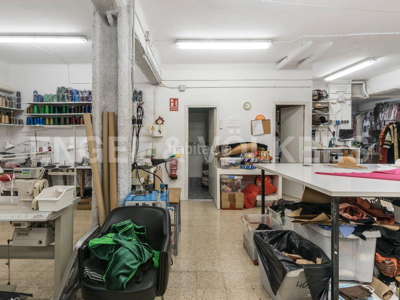 Foto ba231725-e204-4eb1-8028-1f0b323b4e3a. Local comercial a Fort Pienc Barcelona