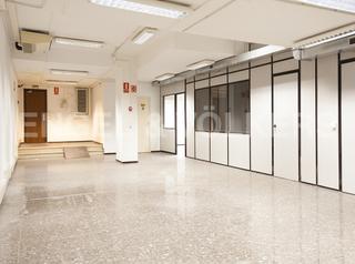 Miete Büro in El Parc i la Llacuna del Poblenou. Oficina en alquiler
