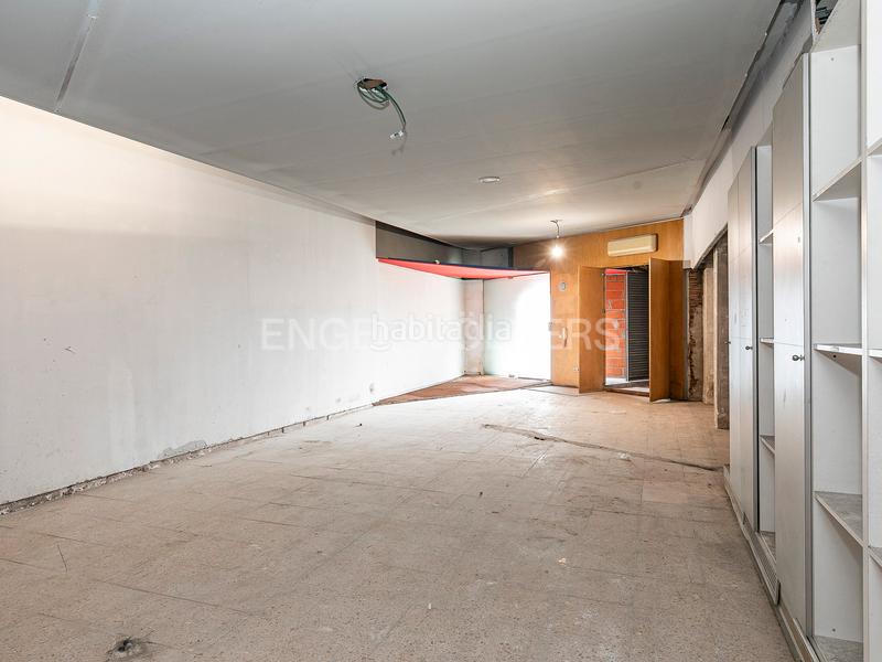 Foto 0a167884-d68f-4ae6-b1df-cebb84f6d6b7. Local comercial amplio local en venta en vallcarca, gracia en Barcelona