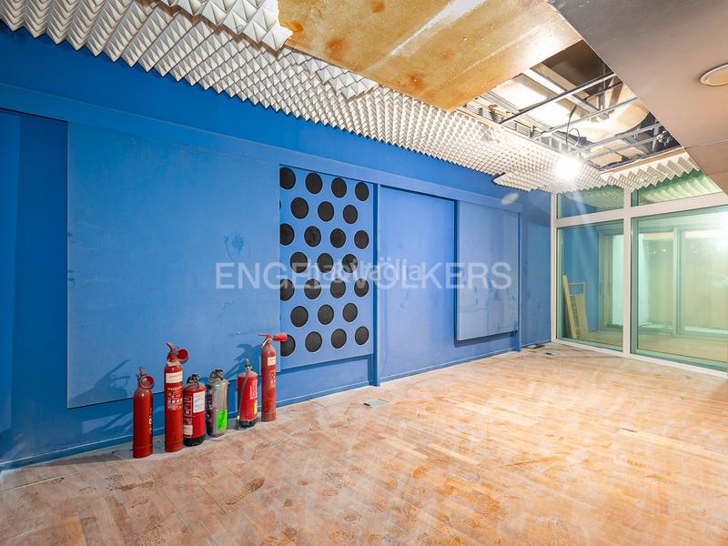 Foto 1d33a962-eef9-4ef6-a2bb-baed86ff5865. Local comercial amplio local en venta en vallcarca, gracia en Barcelona