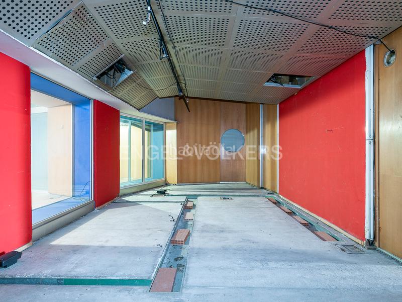 Foto 51bec3e7-dff1-4112-8222-3365153e3e52. Local comercial amplio local en venta en vallcarca, gracia en Barcelona