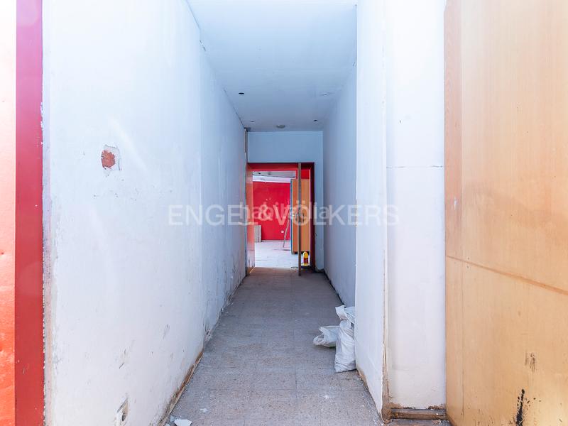 Foto 54166285-bc92-4e7c-87c6-9bbc0e61f169. Local comercial amplio local en venta en vallcarca, gracia en Barcelona
