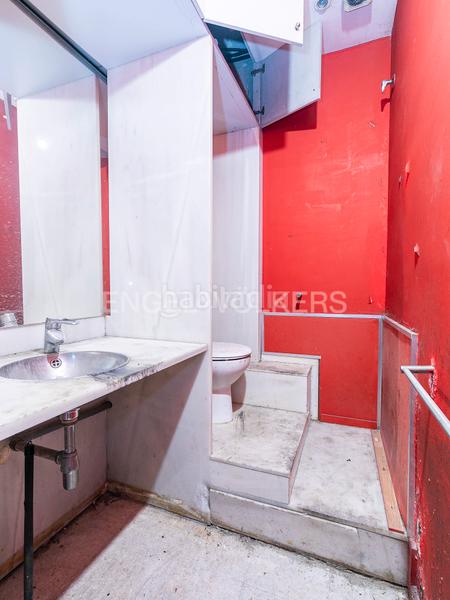 Foto 62232786-3ab0-4f1f-bfe6-e8e85d6f8a5f. Local comercial amplio local en venta en vallcarca, gracia en Barcelona