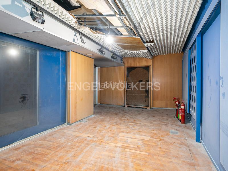 Foto 8849afcd-aed0-4dcd-a271-6580dca38445. Local comercial amplio local en venta en vallcarca, gracia en Barcelona