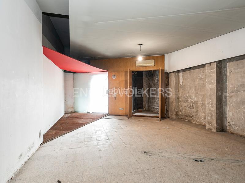Foto 8a8972d4-9c87-4d9f-b05e-4181636d5fd2. Local comercial amplio local en venta en vallcarca, gracia en Barcelona
