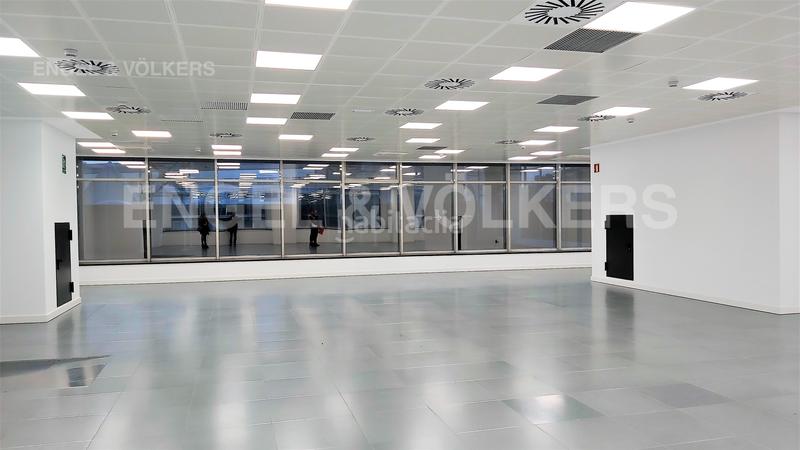 Foto 964e510a-0065-474c-a697-38985d382e25. Rent office space with heating parking in El Parc i la Llacuna del Poblenou Barcelona