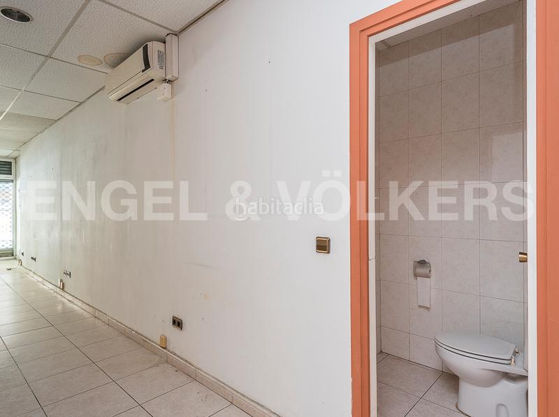 Foto 46b0ece2-6645-47e8-b024-36f365accfee. Rent business premise in La Nova Esquerra de l´Eixample Barcelona