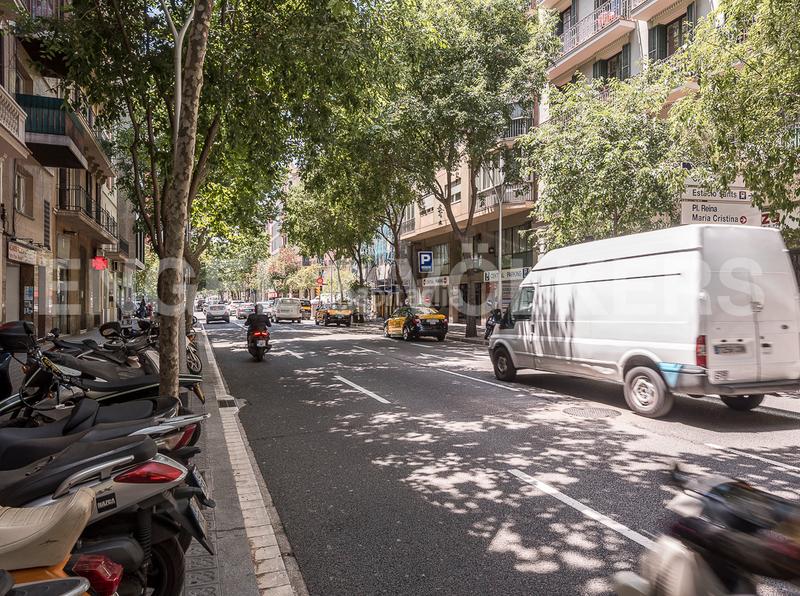 Foto cf004a7f-c3b2-4a7e-a73b-40ebe544a932. Rent business premise in La Nova Esquerra de l´Eixample Barcelona