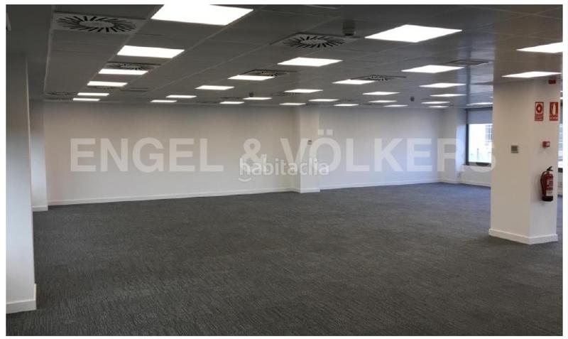 Foto 4399230e-2e79-4070-b4ee-42c677002fc4. Rent office space with heating parking in El Parc i la Llacuna del Poblenou Barcelona