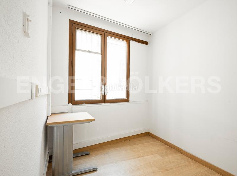 Foto 34d4f080-0391-4091-96fc-34b2fd13a3d6. Oficina amb calefacció a Vila de Gràcia Barcelona