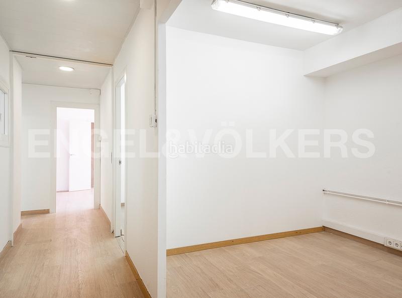 Foto 7261c774-a8d9-474e-9771-d2aa4c9db410. Oficina amb calefacció a Vila de Gràcia Barcelona