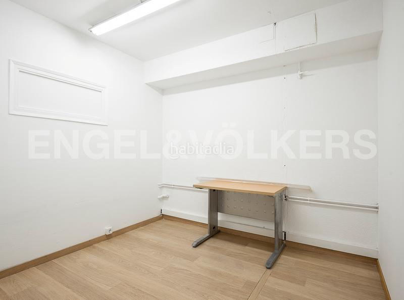 Foto 78599f83-a519-4d92-a61e-f0bfdcb3c6cb. Oficina amb calefacció a Vila de Gràcia Barcelona