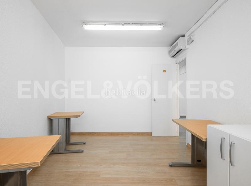 Foto 840270cc-f170-4c6d-8c4e-f7737c8aa414. Oficina amb calefacció a Vila de Gràcia Barcelona