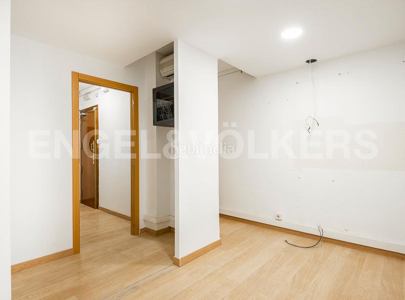 Foto 84839c3d-3502-480a-bf2b-700d3c77f8e5. Oficina amb calefacció a Vila de Gràcia Barcelona