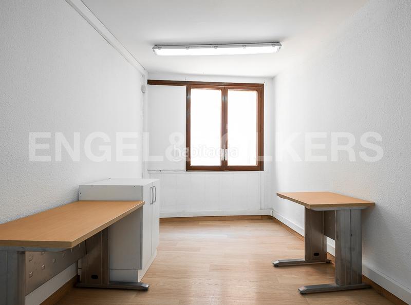 Foto d7b3f3fd-ef0d-48c1-9c54-8e34b3473093. Oficina amb calefacció a Vila de Gràcia Barcelona