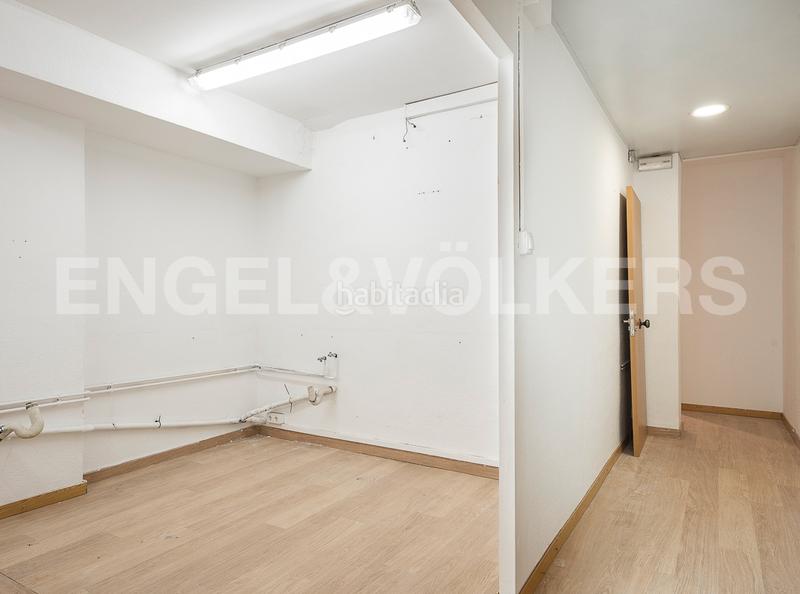 Foto dc2a8363-ad67-4df9-98bd-8cad48fa7508. Oficina amb calefacció a Vila de Gràcia Barcelona