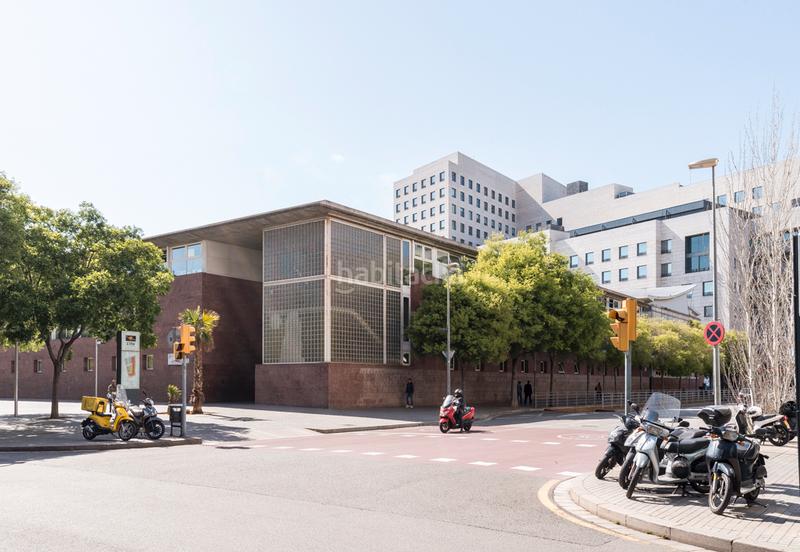 Foto 3b4879bb-c654-4351-a88e-244c3c02a00f. Alquiler oficina edificio corporativo en m cristina en Barcelona