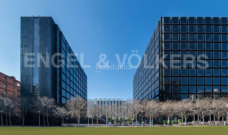 Foto c1e02298-44cf-4015-ad0c-0fd9b4baac55. Alquiler oficina edificio corporativo en m cristina en Barcelona