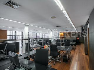 Oficina a Dreta de l´Eixample. Oficina en venta eixample dreta