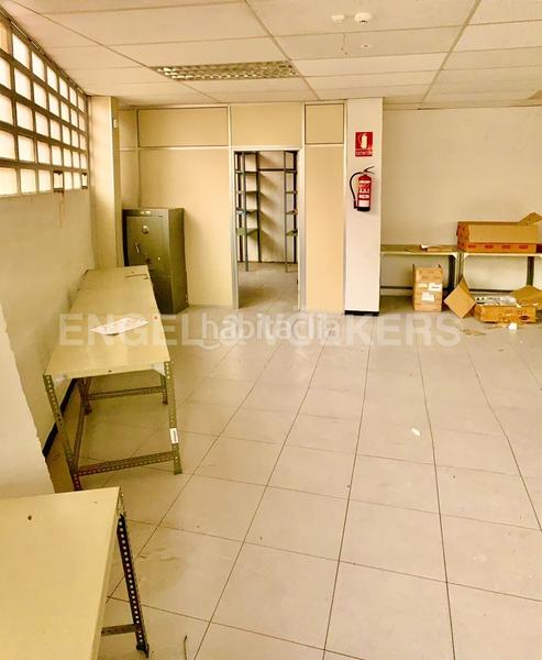 Foto f9878677-9ee2-4de6-abf0-5b9f1ff4c4c4. Affitto locale commerciale in Centre Rubí