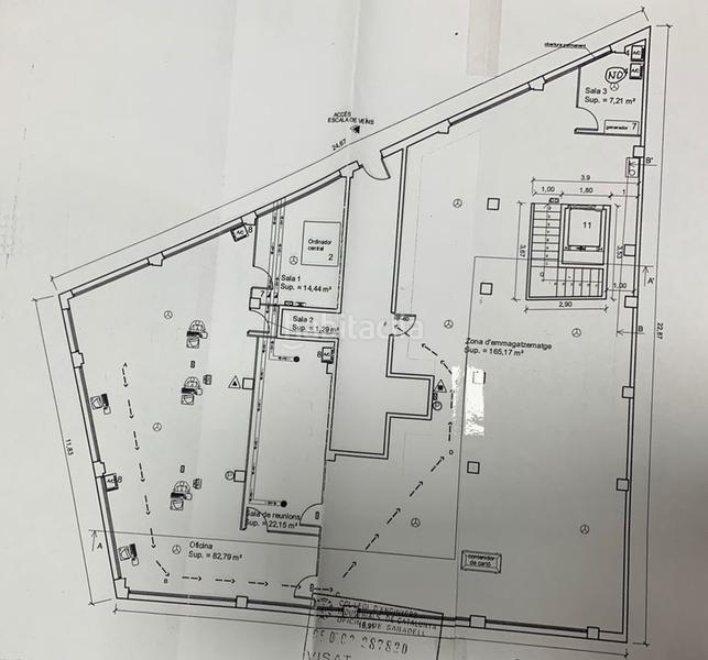Foto 2b7043d4-56fc-4c45-b94f-87a16ebd1a0e. Alquiler local comercial local industrial de 700 m2 en 2 plantas en el centro en Rubí