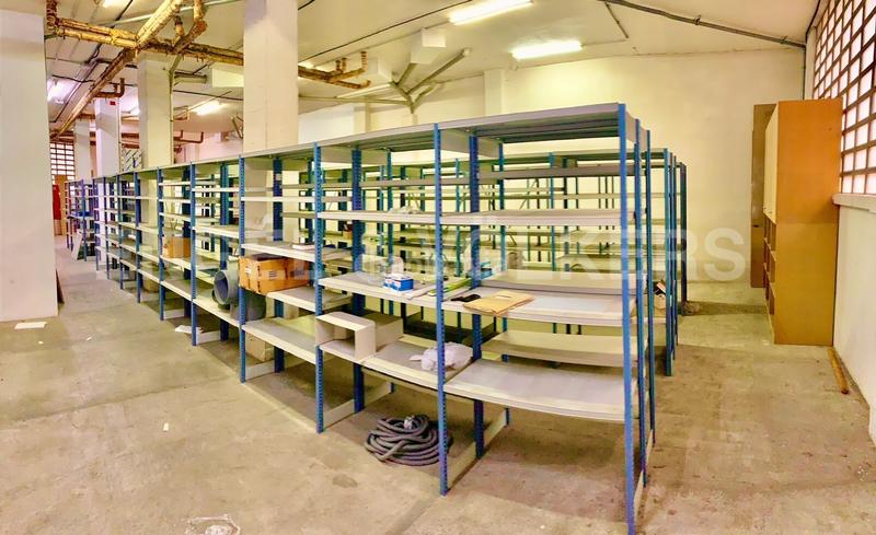 Foto 834823ca-6030-440a-8636-79e9adc48c88. Alquiler local comercial local industrial de 700 m2 en 2 plantas en el centro en Rubí