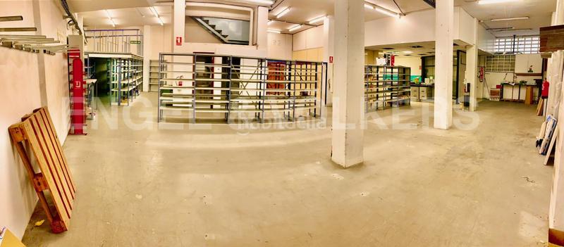 Foto e71d4185-6016-44b1-b094-14eb4675052a. Lloguer local comercial a Centre Rubí