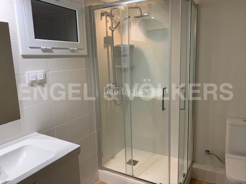 Foto dca9d65f-3fb3-45dd-8559-c816a8a01cb1. Local comercial a Raval Barcelona