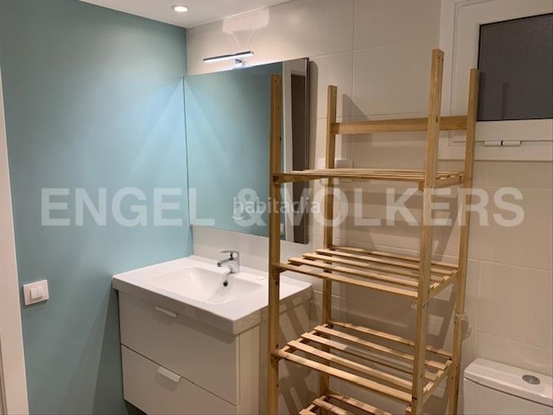 Foto fe8584c7-cd76-4acf-98f1-50f2cbcd1161. Local comercial a Raval Barcelona