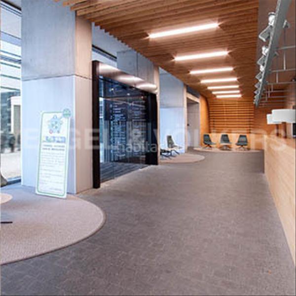 Foto e20eb352-8a1f-4e0a-bdc0-058b7bb2e790. Rent office space with heating parking in Porta Barcelona