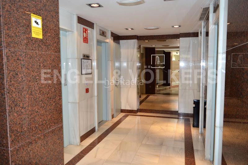 Foto 50b9ec4d-3bbf-42c8-bbdd-2b3d6598d950. Location bureau avec parking dans Barri de les Corts Barcelona