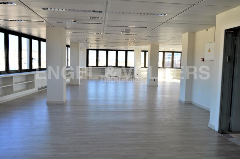 Foto e6ef8924-7f6f-4fd2-b1a6-7f8aea867530. Location bureau avec parking dans Barri de les Corts Barcelona