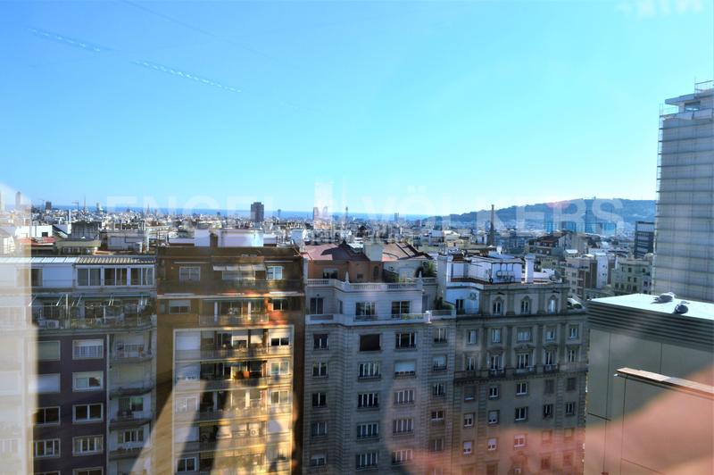 Foto d4ba3663-5f9f-4609-a9c9-59a939647058. Miete büro mit parking in Barri de les Corts Barcelona