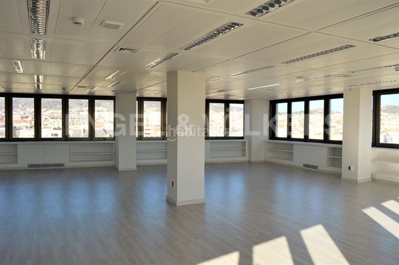 Foto 21cc8e42-a52a-468e-bdab-d9fbdac17e2d. Rent office space with parking in Barri de les Corts Barcelona
