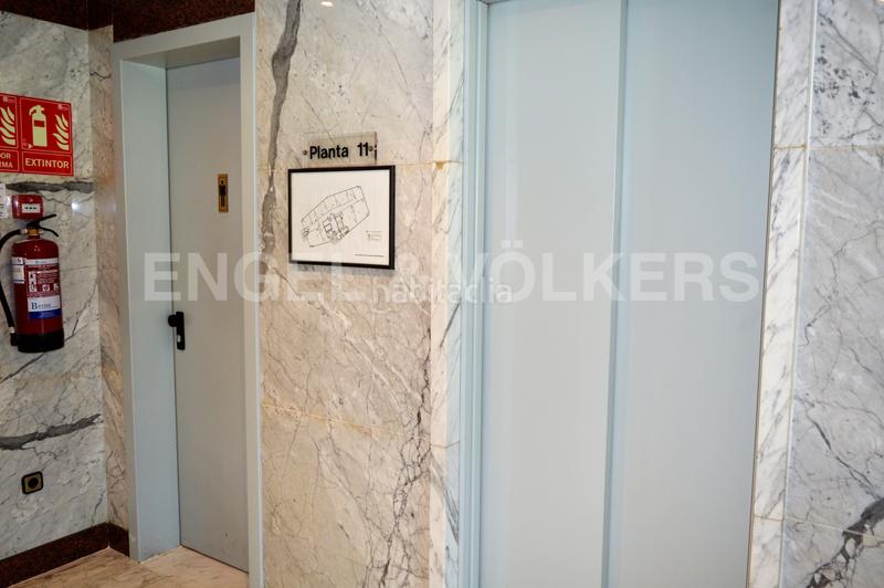 Foto 590e04ca-d1bc-40a7-a3ff-184c69d2437b. Rent office space with parking in Barri de les Corts Barcelona