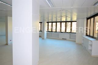 Alquiler Oficina en Barri de les Corts. Oficina de 200m2 en avda. diagonal con frances macià.