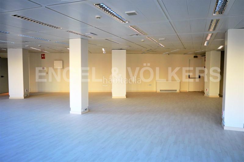 Foto 6226d695-6b2a-46b7-a7bc-1a5b6c4cee47. Location bureau avec parking dans Barri de les Corts Barcelona