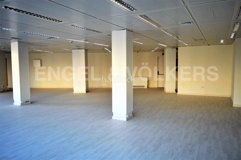 Foto 6f8eed5b-9d26-4ca1-9ad3-de598a6e7bbf. Location bureau avec parking dans Barri de les Corts Barcelona