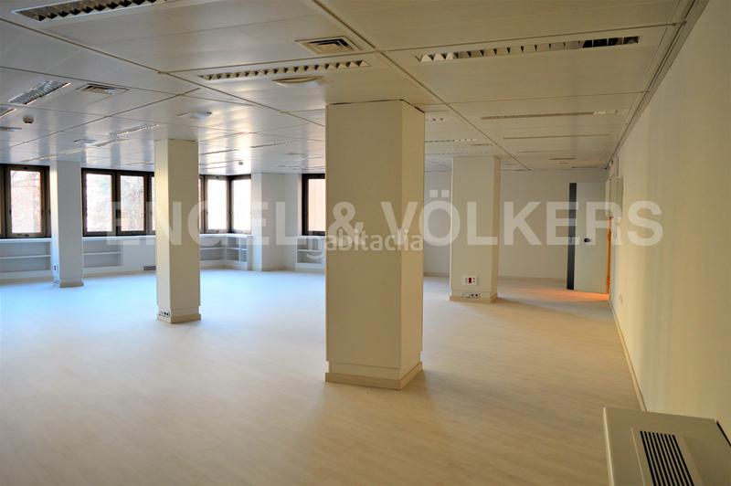 Foto d58c6760-6d72-497d-a89a-8d4e126fa468. Miete büro mit parking in Barri de les Corts Barcelona